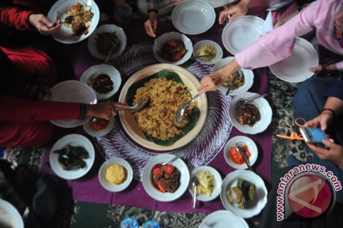 Kembuhung, kearifan lokal kurangi limbah makanan